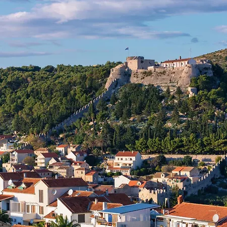 Jakic * Hvar Town